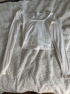 Divided White Scoop Neck Long-Sleeve Crop Top